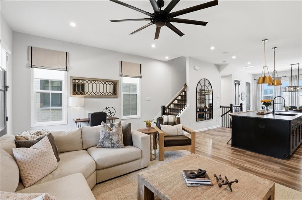 3 bedroom, 4 bathroom, 2,030 sq ft townhouse for sale at 6610 Cortland Walk, Alpharetta, GA 30005 — photo 7