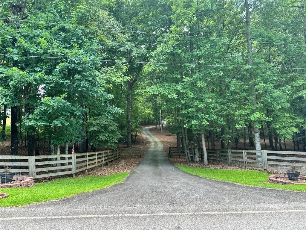 4 bedroom, 5 bathroom, 4,300 sq ft single family residence for sale at 1778 Rambler Inn Road, Jefferson, GA 30549 — photo 4
