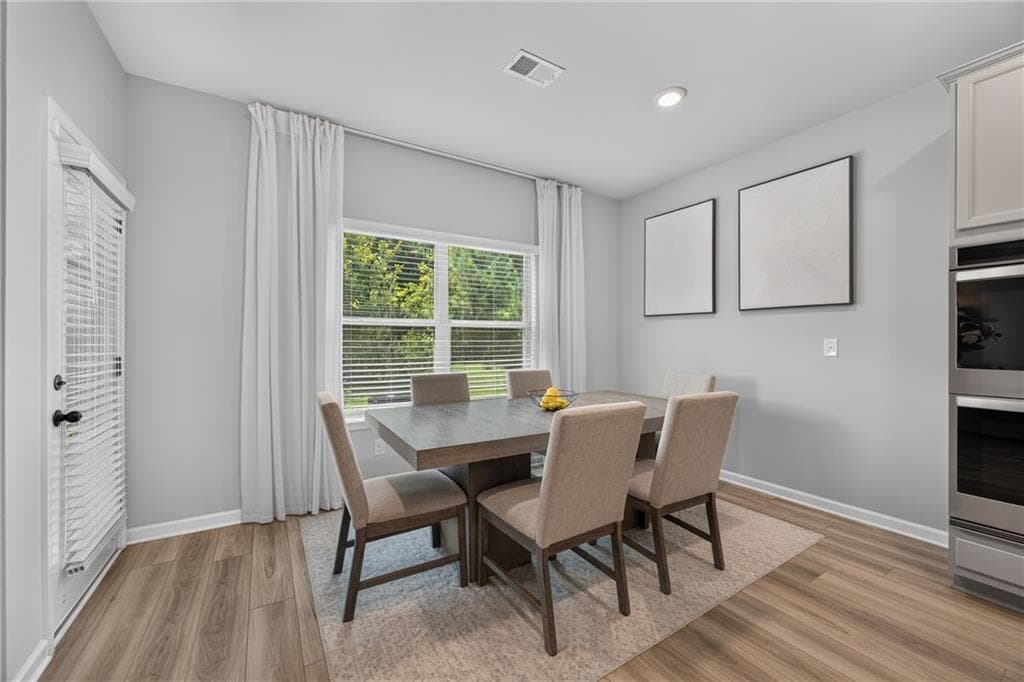4 bedroom, 3 bathroom, 2,616 sq ft single family residence under contract at 4778 Sultana Way, Atlanta, GA 30331 — photo 9
