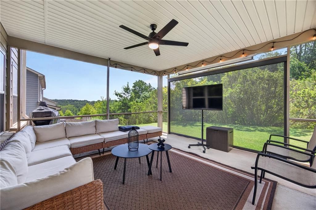 4 bedroom, 3 bathroom, 2,616 sq ft single family residence under contract at 4778 Sultana Way, Atlanta, GA 30331 — photo 10