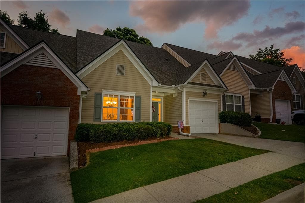 3 bedroom, 3 bathroom, 2,159 sq ft townhouse under contract at 172 Riley Circle, Dawsonville, GA 30534 — photo 2