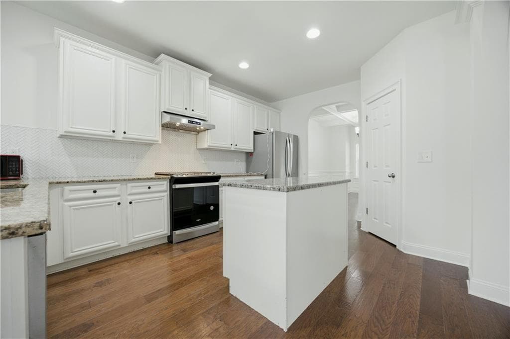6 bedroom, 5 bathroom, 3,740 sq ft single family residence for rent at 4565 Prather Farm Circle, Cumming, GA 30040 for $3,500 a month — photo 10