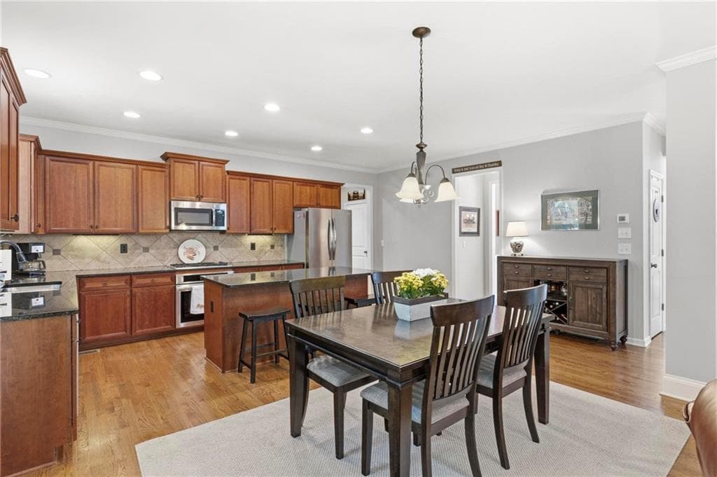 5 bedroom, 5 bathroom, 4,292 sq ft single family residence under contract at 4965 Maristone Landing Way, Cumming, GA 30040 — photo 5