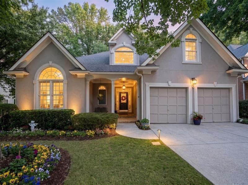 5 bedroom, 4 bathroom, 4,426 sq ft single family residence for sale at 850 Lake Medlock Drive, Alpharetta, GA 30022 — photo 2