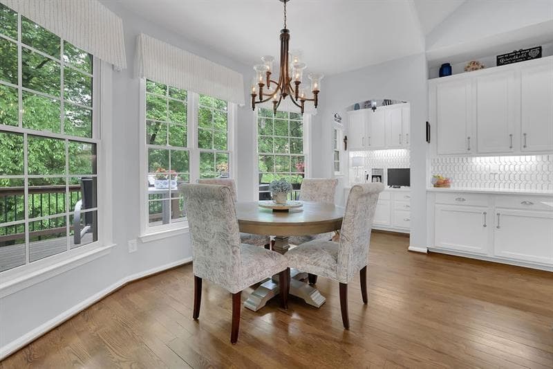 5 bedroom, 4 bathroom, 4,426 sq ft single family residence for sale at 850 Lake Medlock Drive, Alpharetta, GA 30022 — photo 8