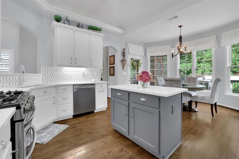 5 bedroom, 4 bathroom, 4,426 sq ft single family residence for sale at 850 Lake Medlock Drive, Alpharetta, GA 30022 — photo 10