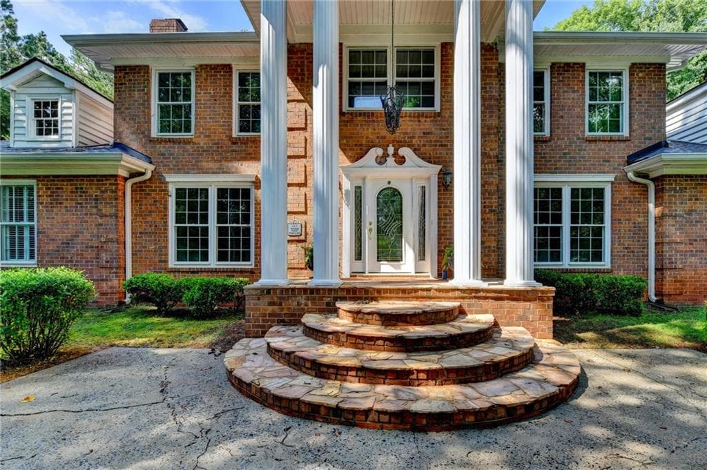 4 bedroom, 5 bathroom, 5,196 sq ft single family residence under contract at 385 Five Acre Road, Alpharetta, GA 30004 — photo 5