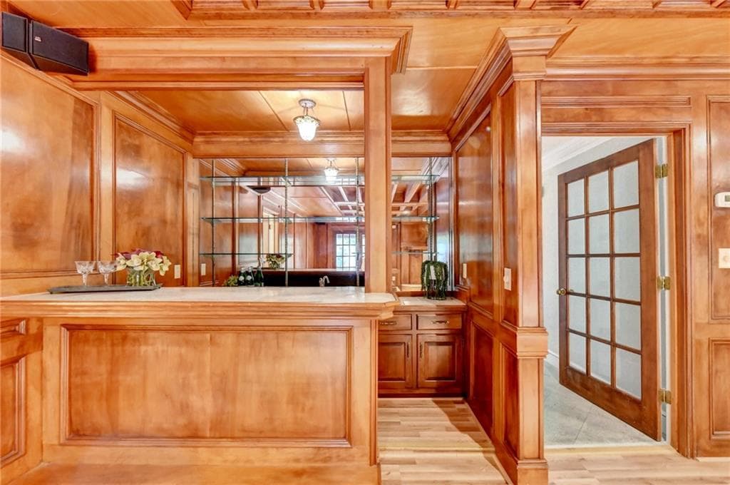 4 bedroom, 5 bathroom, 5,196 sq ft single family residence under contract at 385 Five Acre Road, Alpharetta, GA 30004 — photo 9