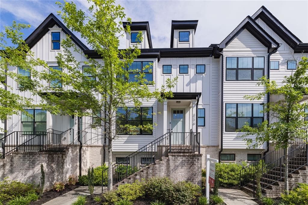 4 bedroom, 4 bathroom, 1,980 sq ft townhouse for sale at 3176 Kincaid Drive, Decatur, GA 30033