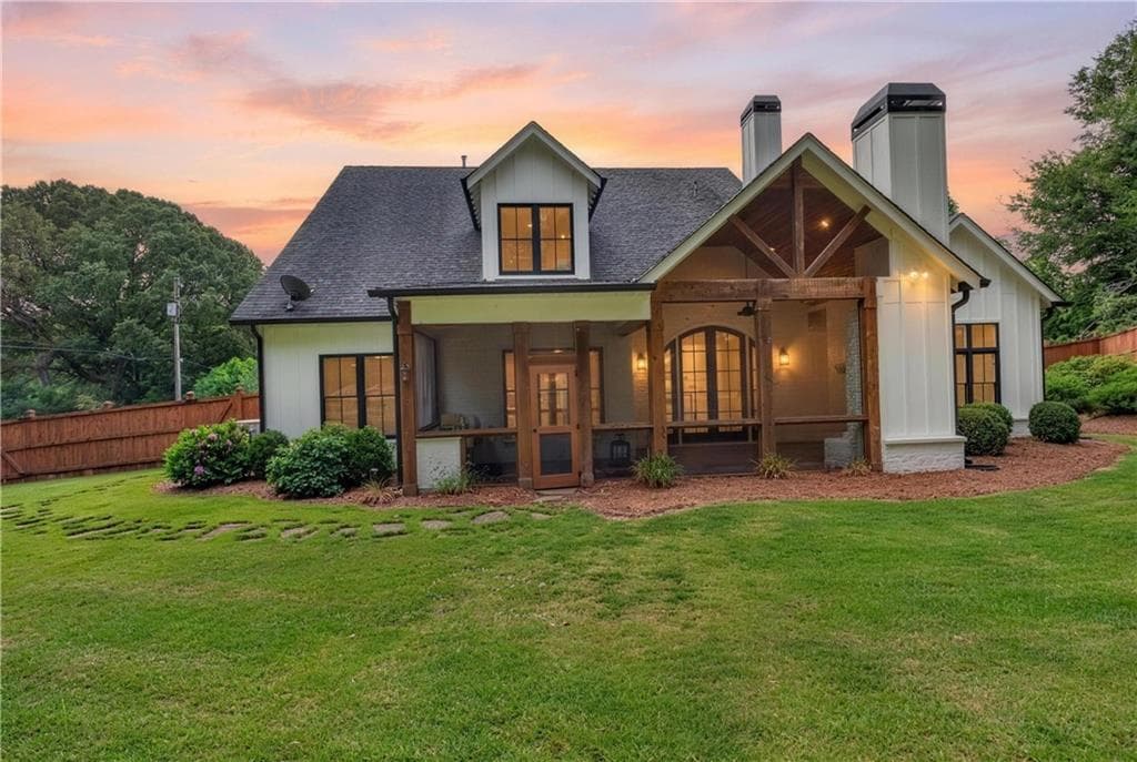 5 bedroom, 4 bathroom, 3,796 sq ft single family residence for sale at 1009 Davenport Circle, Powder Springs, GA 30127 — photo 4