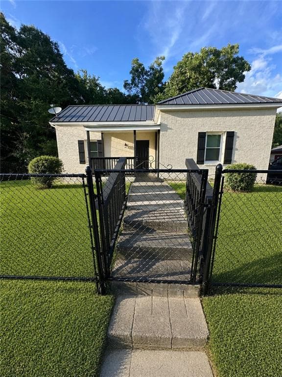 2 bedroom, 1 bathroom, 1,332 sq ft single family residence for sale at 409 Colquitt Street, LaGrange, GA 30241 — photo 2