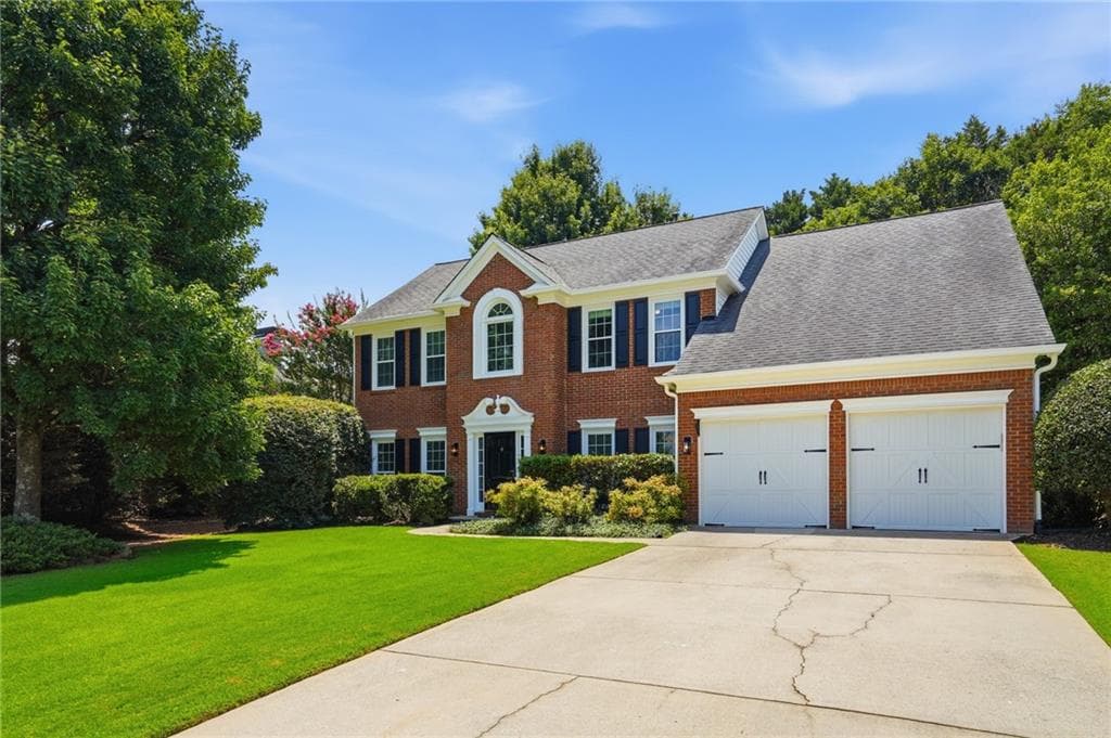 4 bedroom, 3 bathroom, 2,568 sq ft single family residence under contract at 7765 Llangollen Way, Cumming, GA 30041 — photo 2