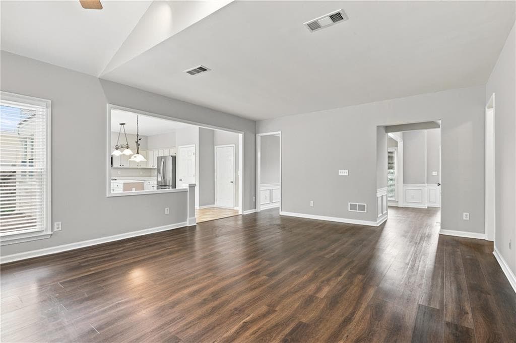 4 bedroom, 3 bathroom, 2,568 sq ft single family residence under contract at 7765 Llangollen Way, Cumming, GA 30041 — photo 4