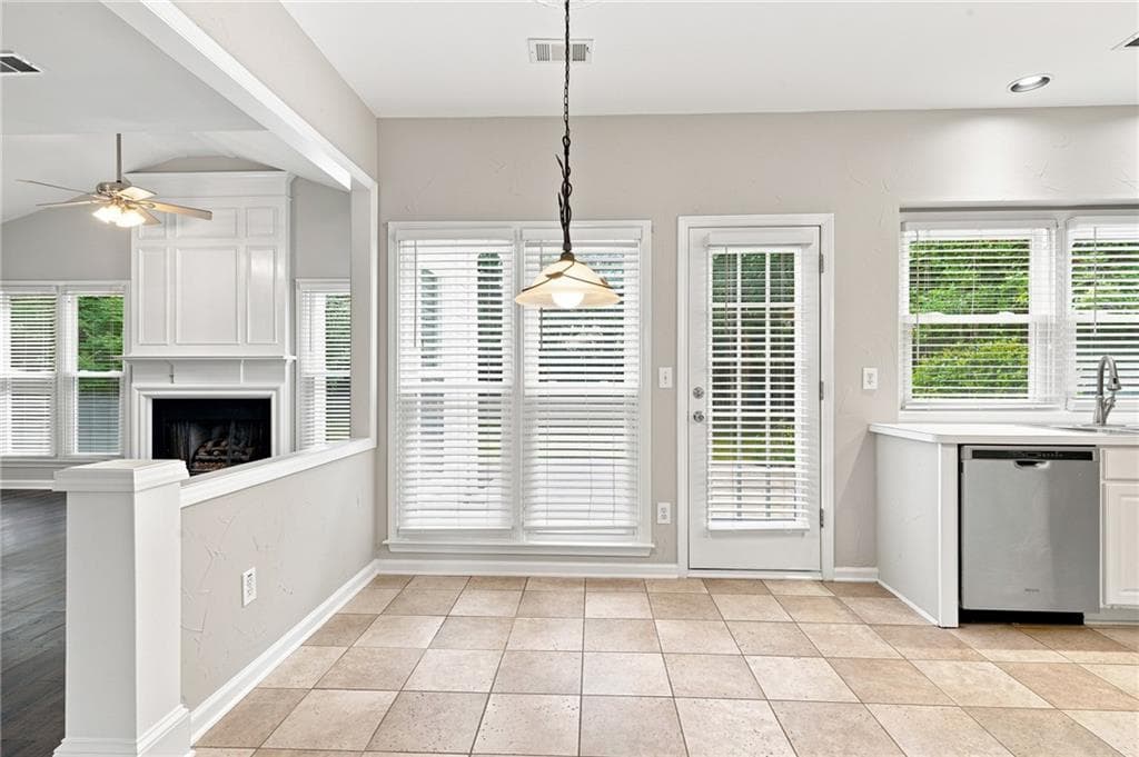 4 bedroom, 3 bathroom, 2,568 sq ft single family residence under contract at 7765 Llangollen Way, Cumming, GA 30041 — photo 7