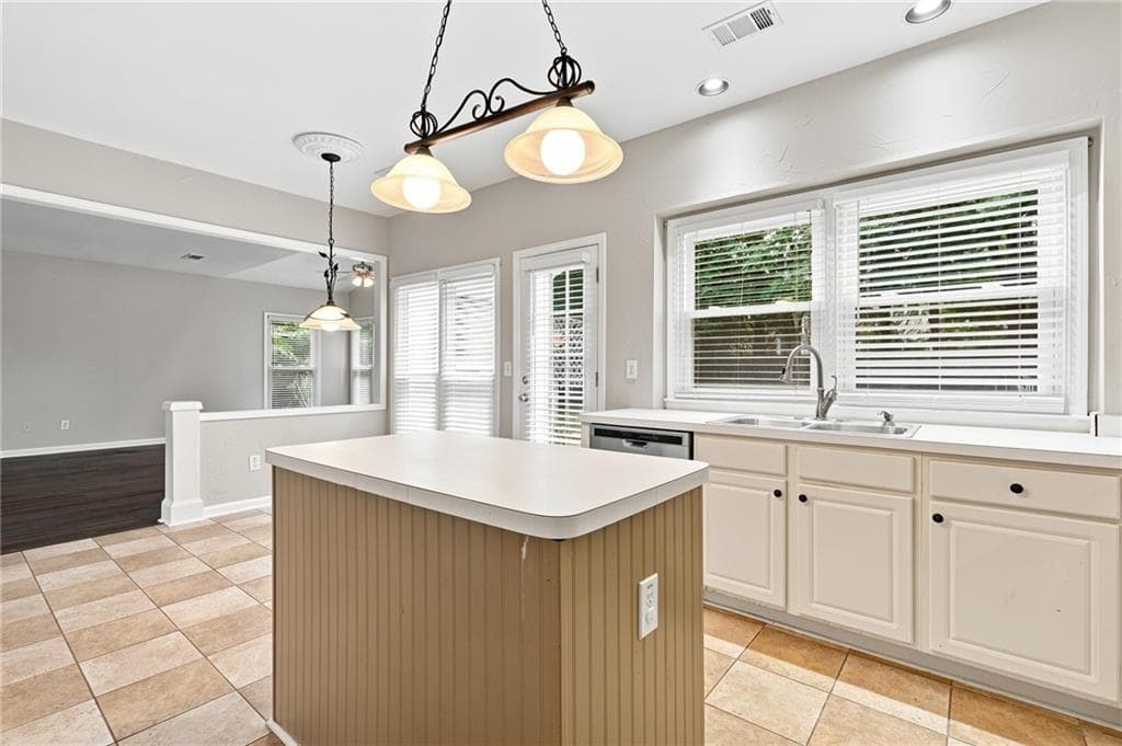 4 bedroom, 3 bathroom, 2,568 sq ft single family residence under contract at 7765 Llangollen Way, Cumming, GA 30041 — photo 10