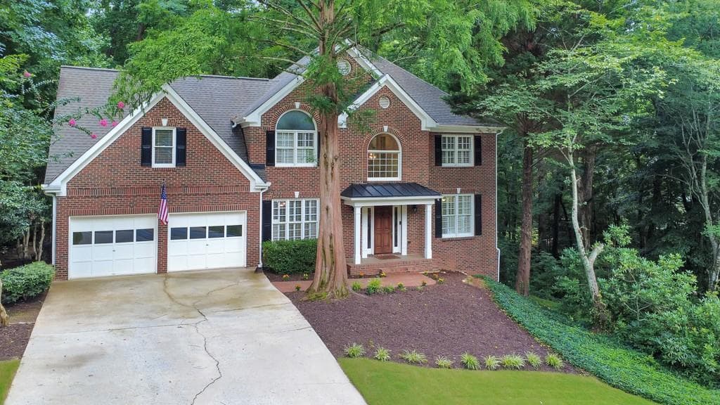 5 bedroom, 4 bathroom, 3,906 sq ft single family residence under contract at 1328 Benbrooke Lane, Acworth, GA 30101 — photo 2