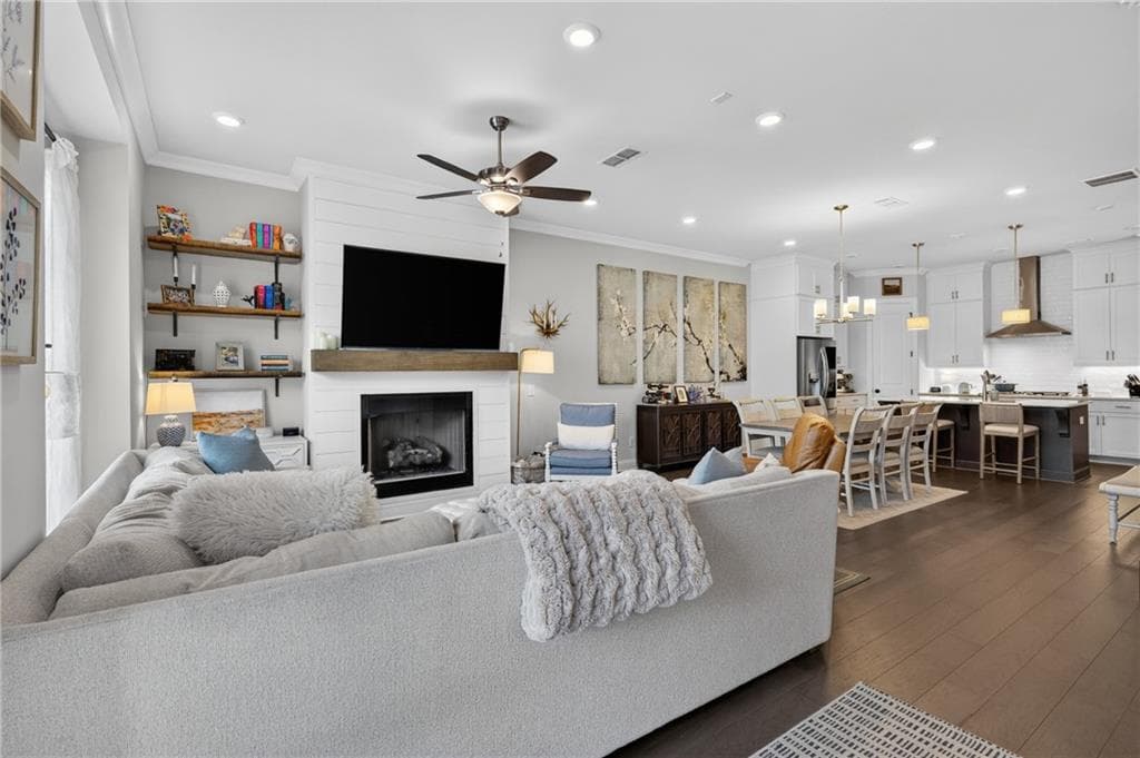 3 bedroom, 4 bathroom, 2,276 sq ft townhouse for sale at 4620 Waterside Parkway, Peachtree Corners, GA 30092 — photo 3