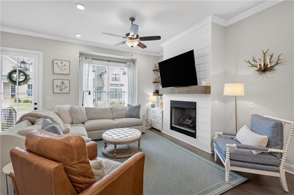 3 bedroom, 4 bathroom, 2,276 sq ft townhouse for sale at 4620 Waterside Parkway, Peachtree Corners, GA 30092 — photo 5
