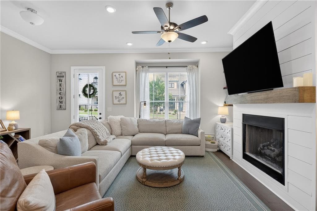 3 bedroom, 4 bathroom, 2,276 sq ft townhouse for sale at 4620 Waterside Parkway, Peachtree Corners, GA 30092 — photo 8