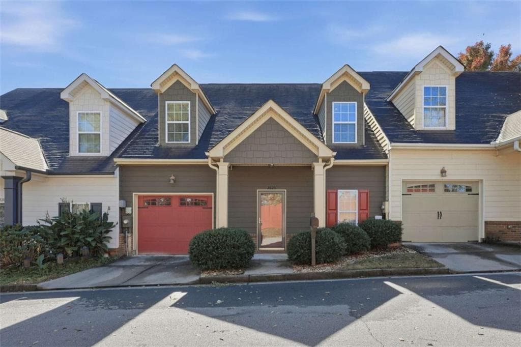 3 bedroom, 3 bathroom, 1,838 sq ft condominium for rent at 2826 Fox Wood Lane, Gainesville, GA 30504 for $1,700 a month — photo 1 of 33
