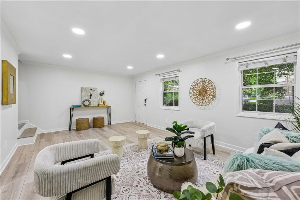 3 bedroom, 3 bathroom, 1,434 sq ft townhouse under contract at 6900 Roswell Road 1D, Atlanta, GA 30328 — photo 4