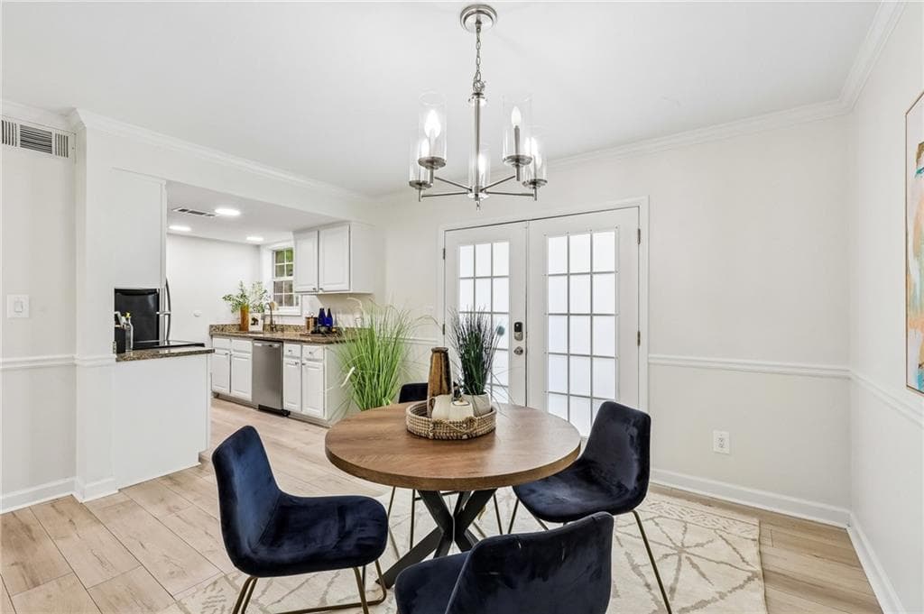 3 bedroom, 3 bathroom, 1,434 sq ft townhouse under contract at 6900 Roswell Road 1D, Atlanta, GA 30328 — photo 8