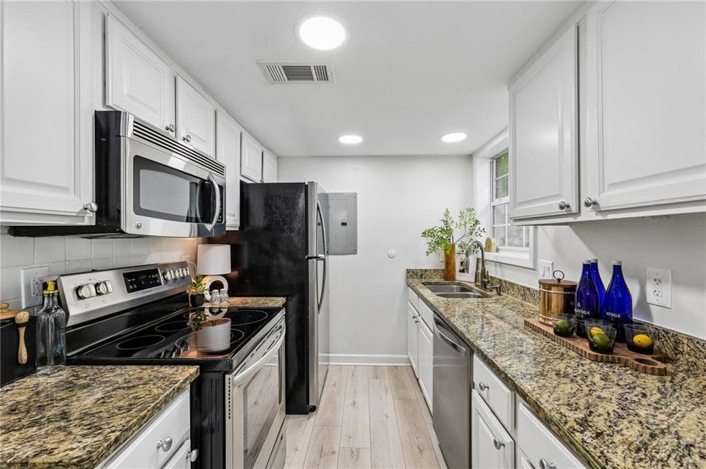 3 bedroom, 3 bathroom, 1,434 sq ft townhouse under contract at 6900 Roswell Road 1D, Atlanta, GA 30328 — photo 9