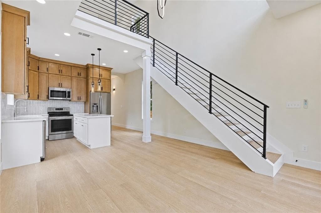 3 bedroom, 2 bathroom, 1,660 sq ft single family residence under contract at 966 Coleman Street, Atlanta, GA 30310 — photo 4