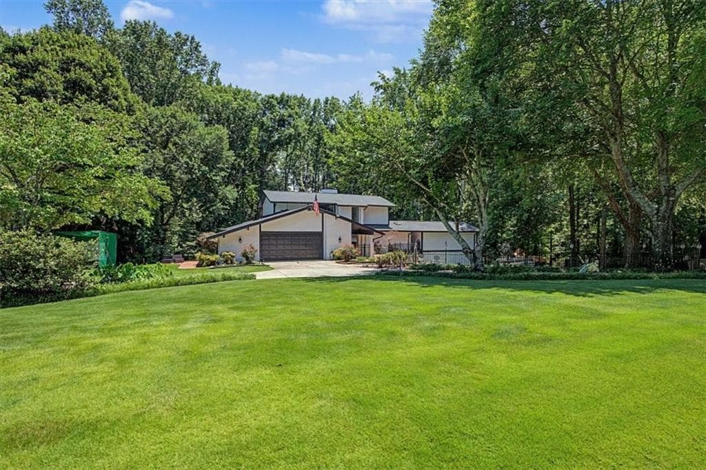 3 bedroom, 5 bathroom, 4,301 sq ft single family residence for sale at 3595 Canon Creek Drive, Cumming, GA 30041 — photo 3