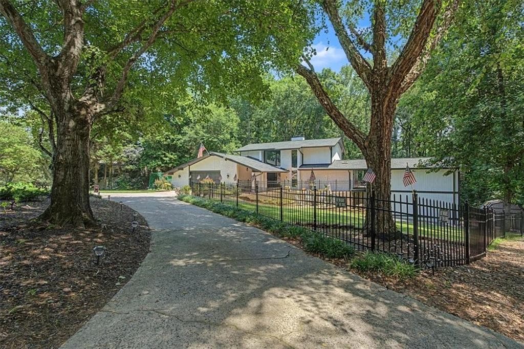 3 bedroom, 5 bathroom, 4,301 sq ft single family residence for sale at 3595 Canon Creek Drive, Cumming, GA 30041 — photo 5