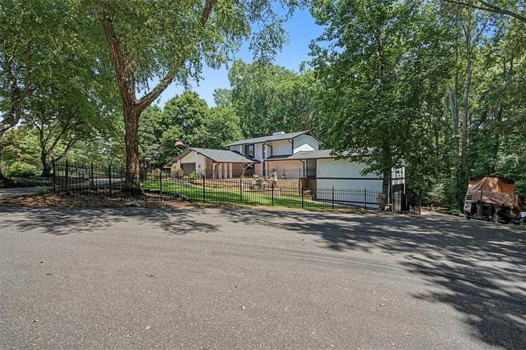 3 bedroom, 5 bathroom, 4,301 sq ft single family residence for sale at 3595 Canon Creek Drive, Cumming, GA 30041 — photo 6