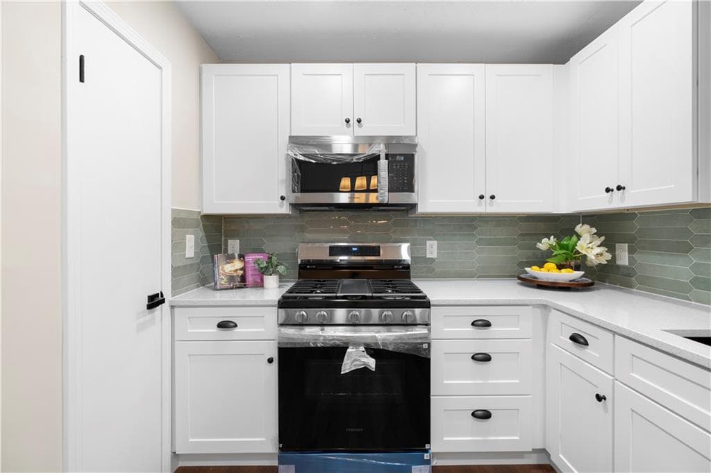 3 bedroom, 2 bathroom, 1,235 sq ft single family residence under contract at 1252 Sherwood Drive, Norcross, GA 30093 — photo 9