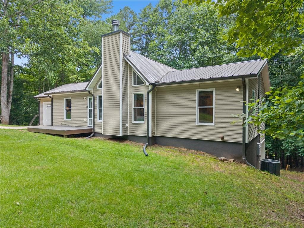3 bedroom, 3 bathroom, 2,174 sq ft single family residence under contract at 92 Bamby Lane, Ellijay, GA 30540 — photo 3