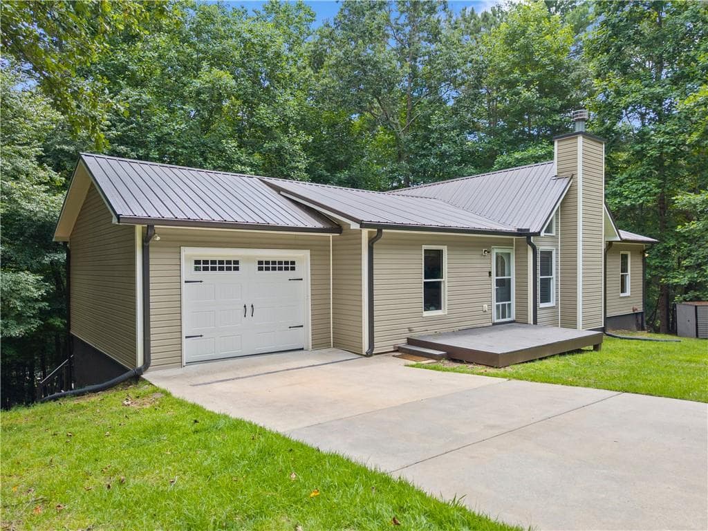 3 bedroom, 3 bathroom, 2,174 sq ft single family residence under contract at 92 Bamby Lane, Ellijay, GA 30540 — photo 4