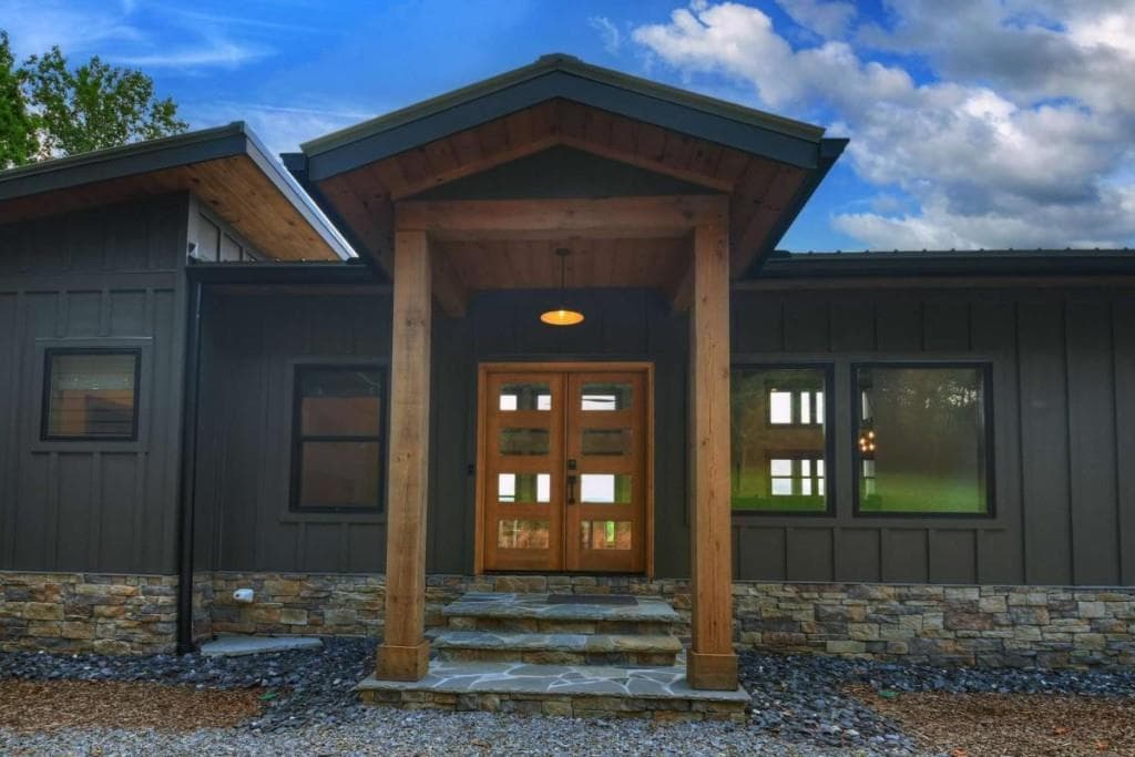 3 bedroom, 4 bathroom, 2,516 sq ft single family residence for sale at 246 Bearden Farm Overlook, Blue Ridge, GA 30513 — photo 8