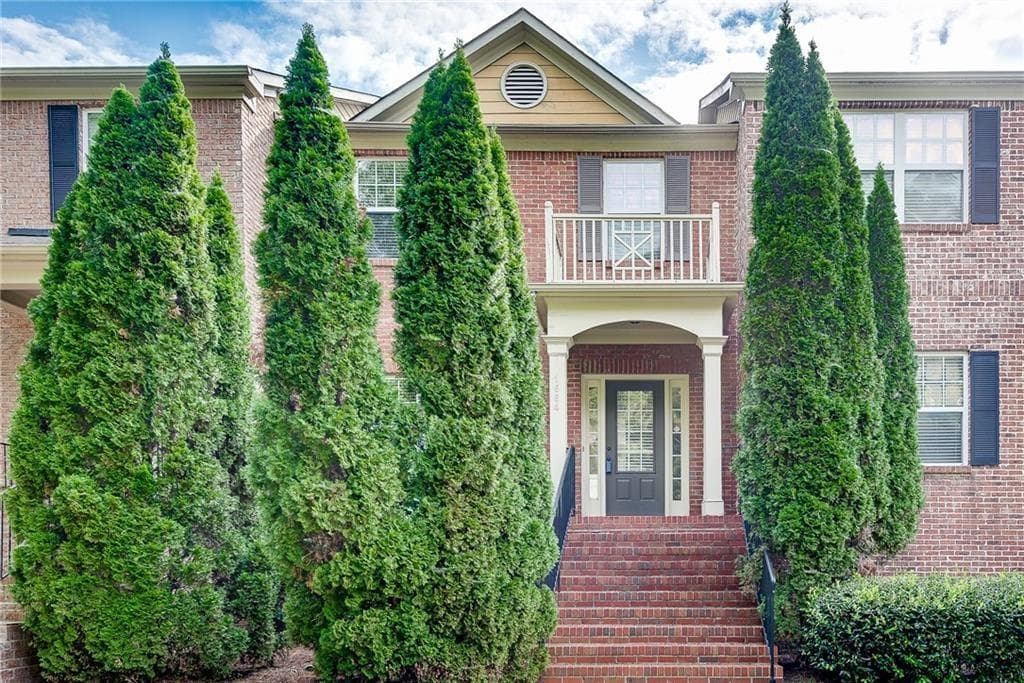3 bedroom, 3 bathroom, 1,540 sq ft townhouse for rent at 1684 Northgate Mill Drive, Duluth, GA 30096 for $2,350 a month — photo 1 of 39