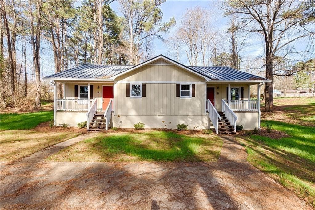 2 bedroom, 2 bathroom, 1,812 sq ft duplex for rent at 4283 E Paulding Drive, Dallas, GA 30157 for $1,395 a month — photo 1 of 22