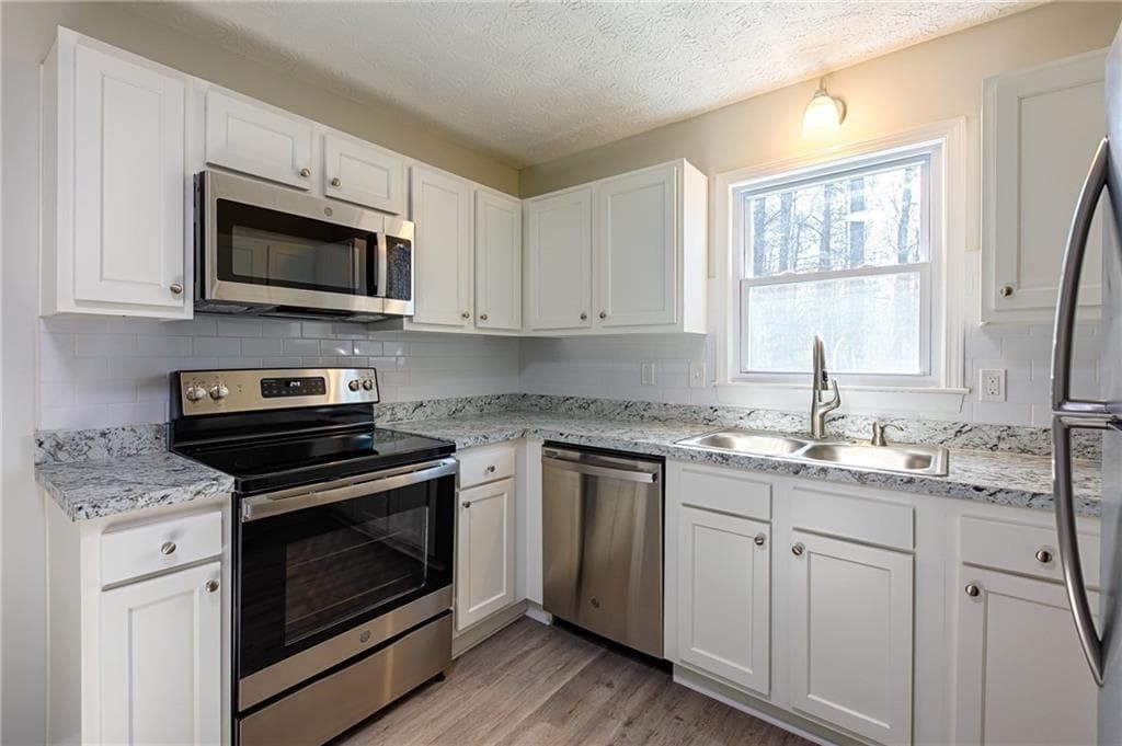 2 bedroom, 2 bathroom, 1,812 sq ft duplex for rent at 4283 E Paulding Drive, Dallas, GA 30157 for $1,395 a month — photo 4