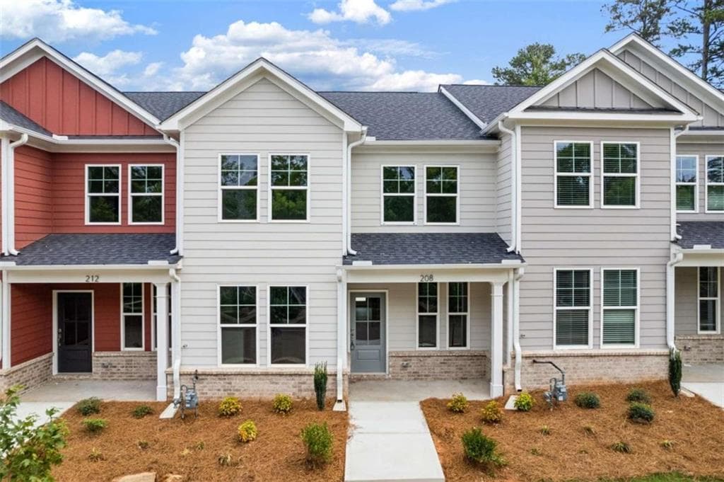 3 bedroom, 3 bathroom, 1,762 sq ft townhouse for sale at 208 Westpark Drive 15, Athens, GA 30606