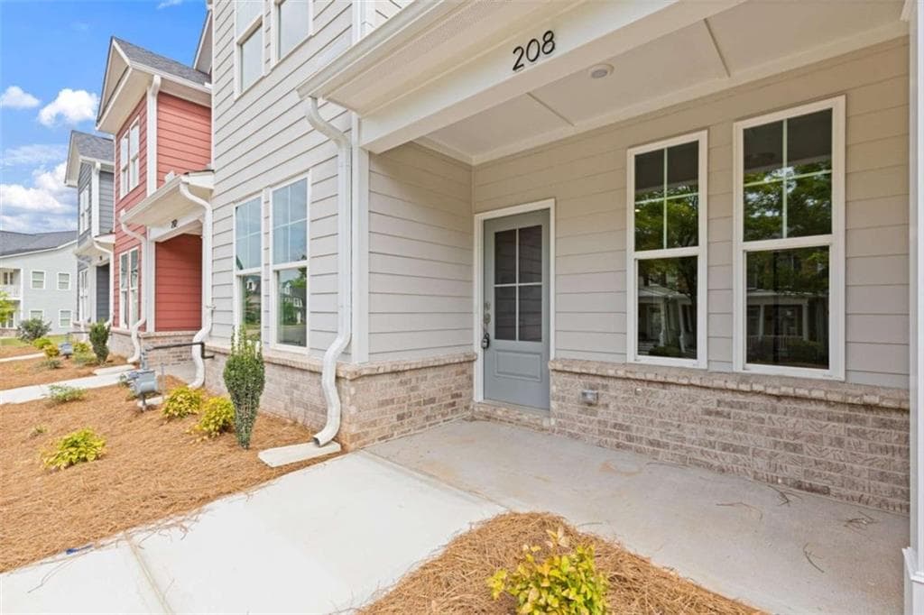 3 bedroom, 3 bathroom, 1,762 sq ft townhouse for sale at 208 Westpark Drive 15, Athens, GA 30606 — photo 3