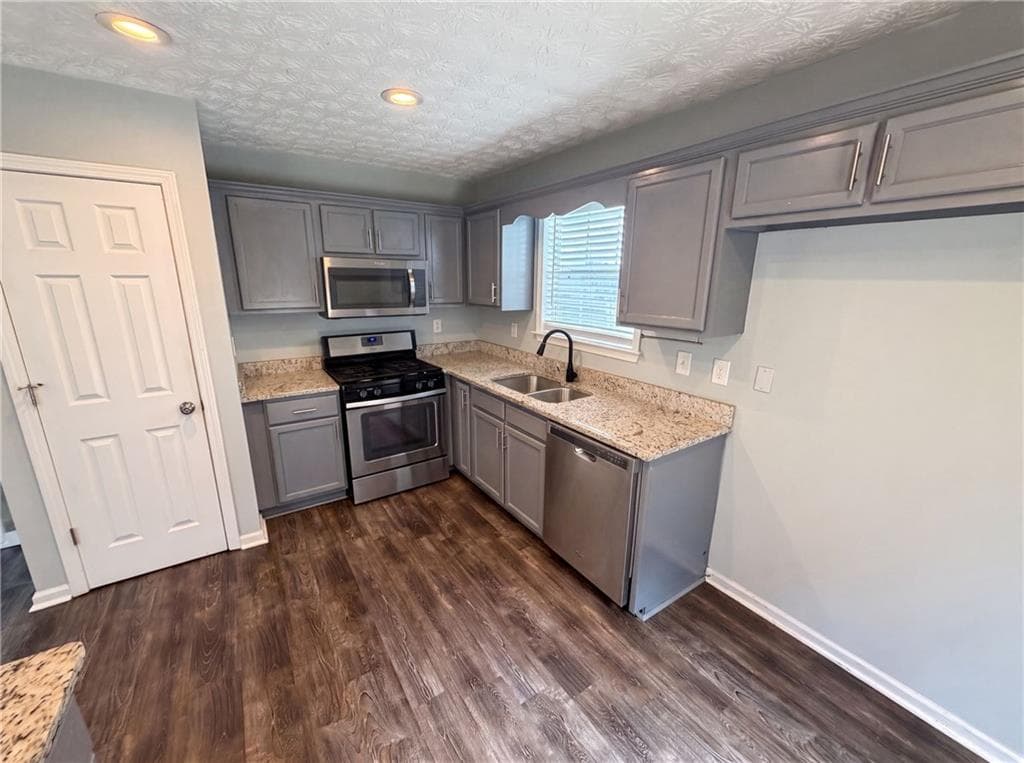 3 bedroom, 2 bathroom, 2,295 sq ft single family residence for sale at 59 Paradise Circle, Douglasville, GA 30134 — photo 2