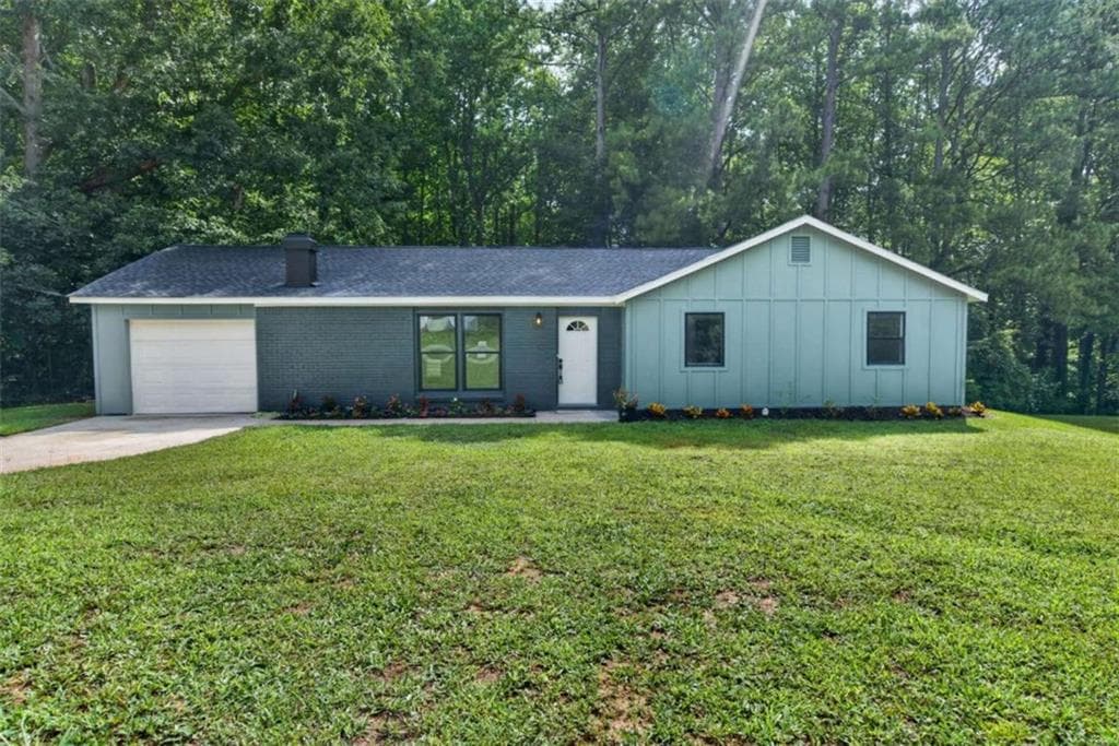 3 bedroom, 2 bathroom, 1,400 sq ft single family residence under contract at 4398 Old Lake Drive, Decatur, GA 30034 — photo 2