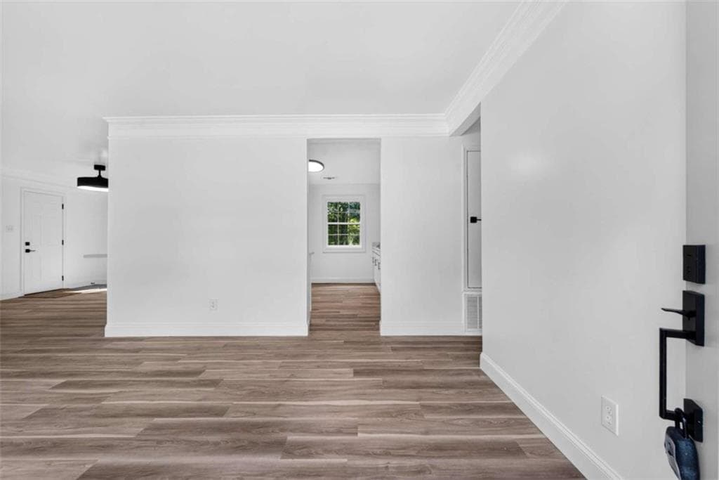 3 bedroom, 2 bathroom, 1,400 sq ft single family residence under contract at 4398 Old Lake Drive, Decatur, GA 30034 — photo 4