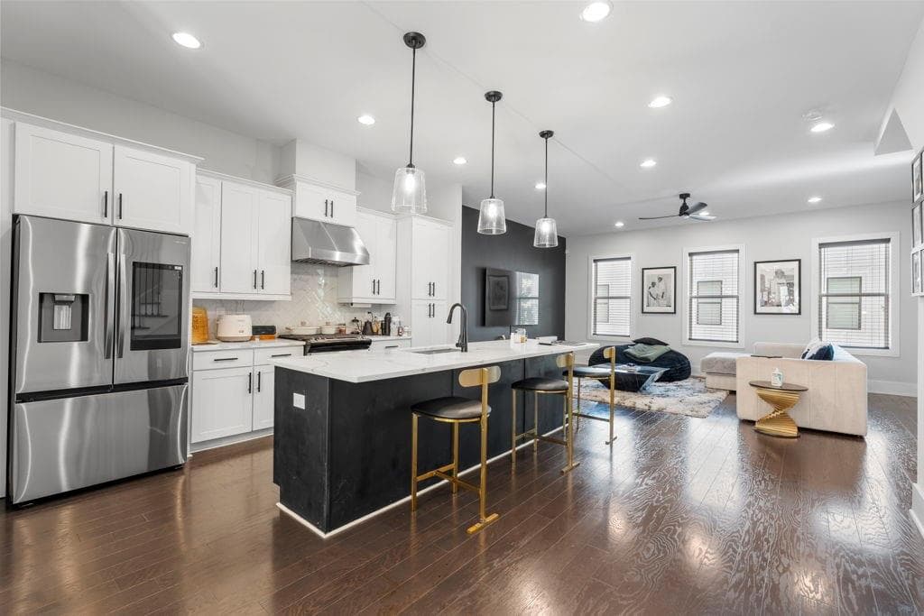 3 bedroom, 4 bathroom, 1,848 sq ft townhouse for sale at 2004 Oak Lane, Atlanta, GA 30318 — photo 4