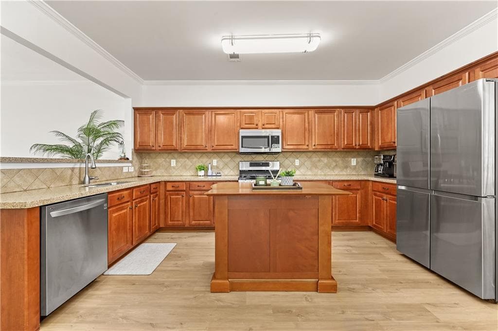 4 bedroom, 3 bathroom, 2,363 sq ft single family residence for sale at 3267 Wyesham Circle, Duluth, GA 30096 — photo 9