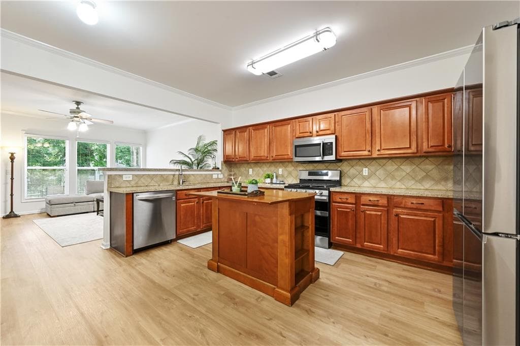 4 bedroom, 3 bathroom, 2,363 sq ft single family residence for sale at 3267 Wyesham Circle, Duluth, GA 30096 — photo 10
