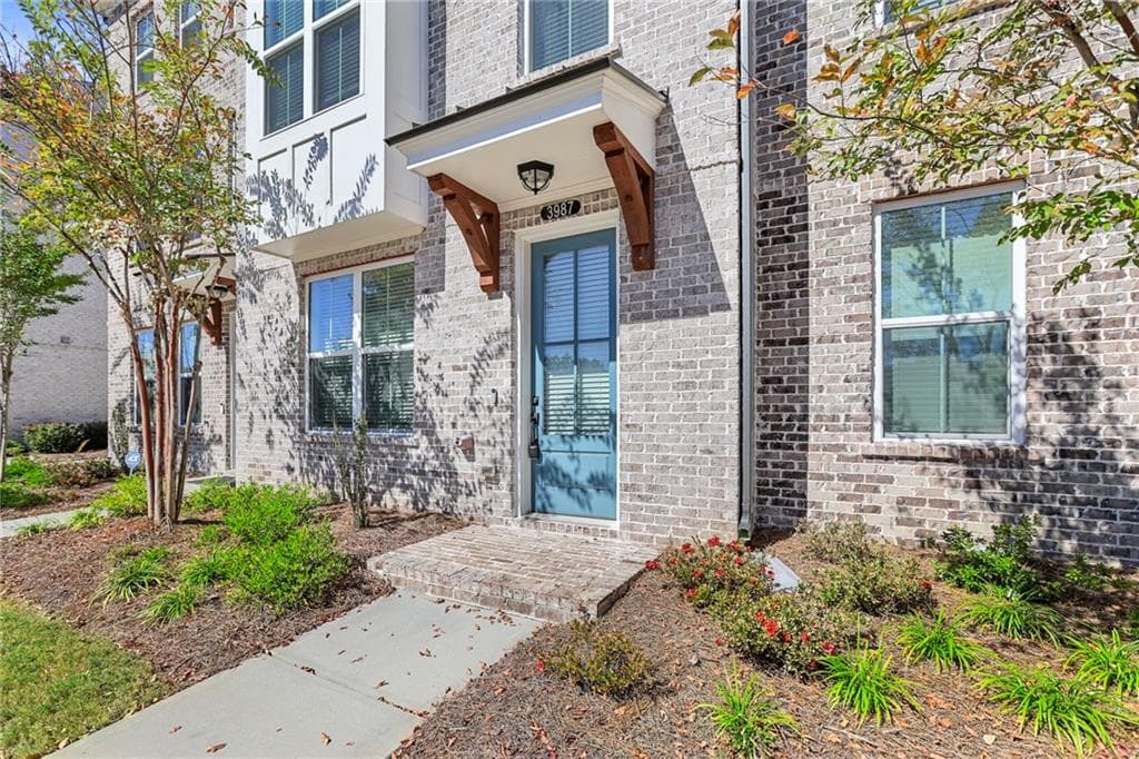 3 bedroom, 4 bathroom, 2,104 sq ft townhouse for sale at 3987 Knox Park Ovlk, Duluth, GA 30097 — photo 2