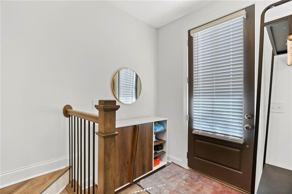 3 bedroom, 4 bathroom, 2,104 sq ft townhouse for sale at 3987 Knox Park Ovlk, Duluth, GA 30097 — photo 3