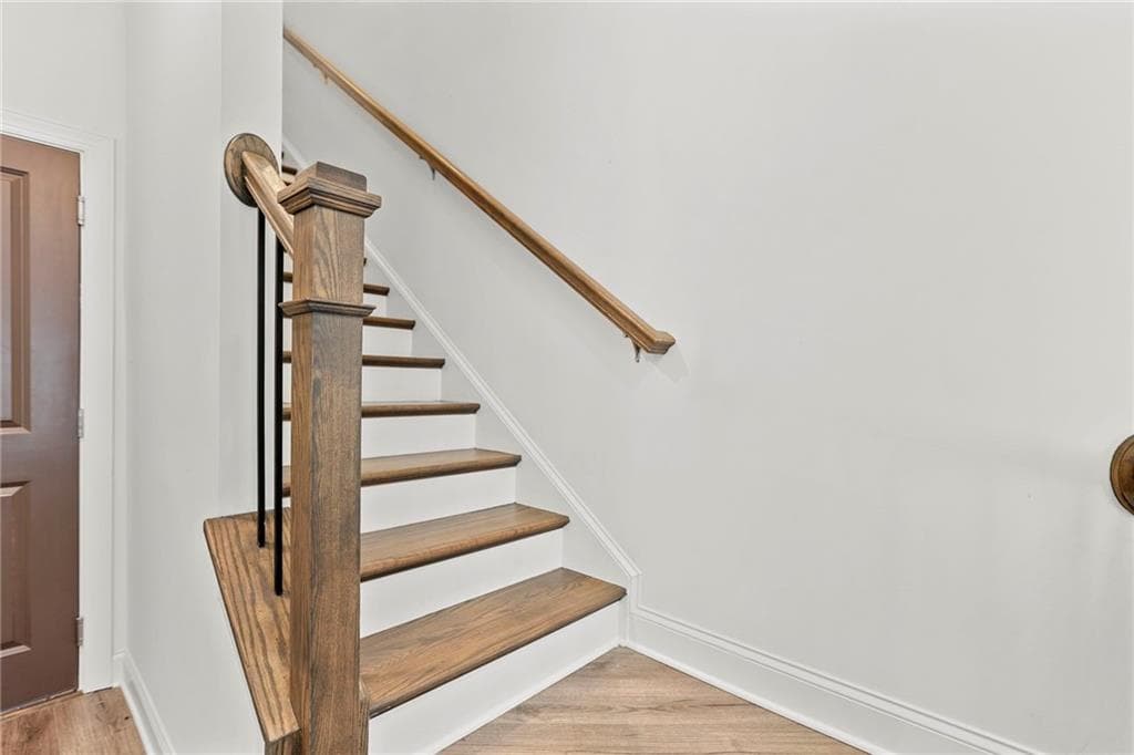 3 bedroom, 4 bathroom, 2,104 sq ft townhouse for sale at 3987 Knox Park Ovlk, Duluth, GA 30097 — photo 6