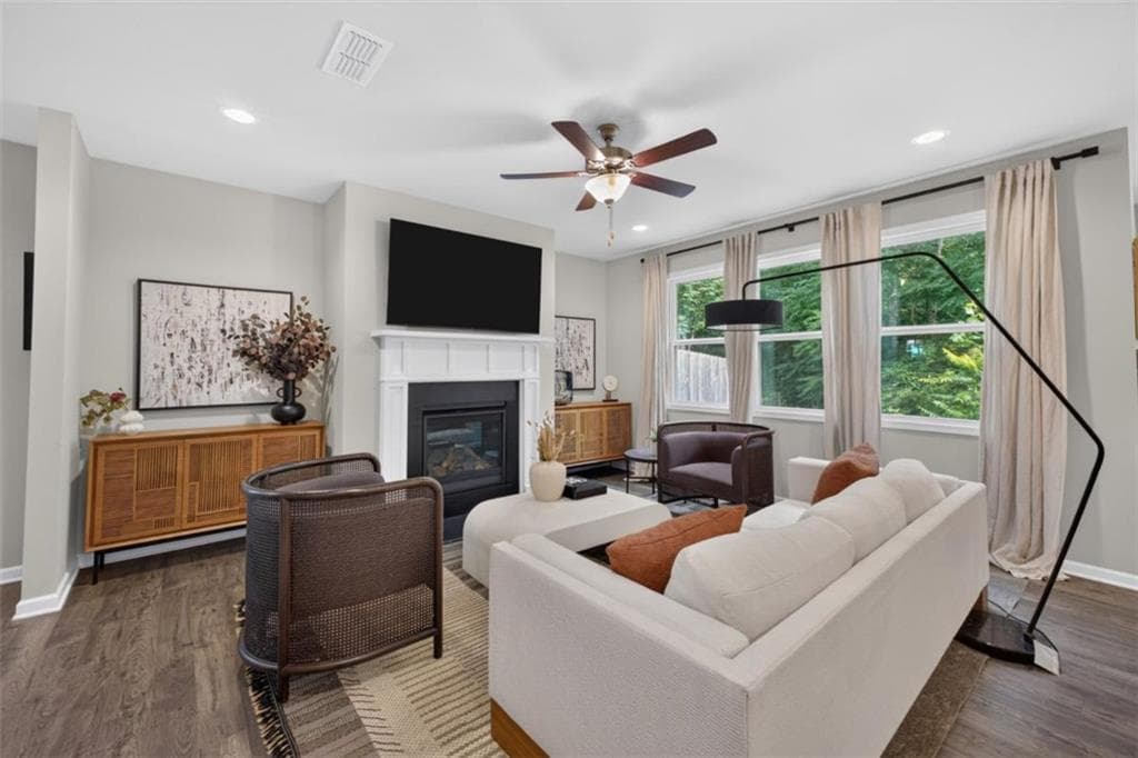 3 bedroom, 3 bathroom, 1,930 sq ft single family residence under contract at 2111 Westside Drive, Austell, GA 30106 — photo 8